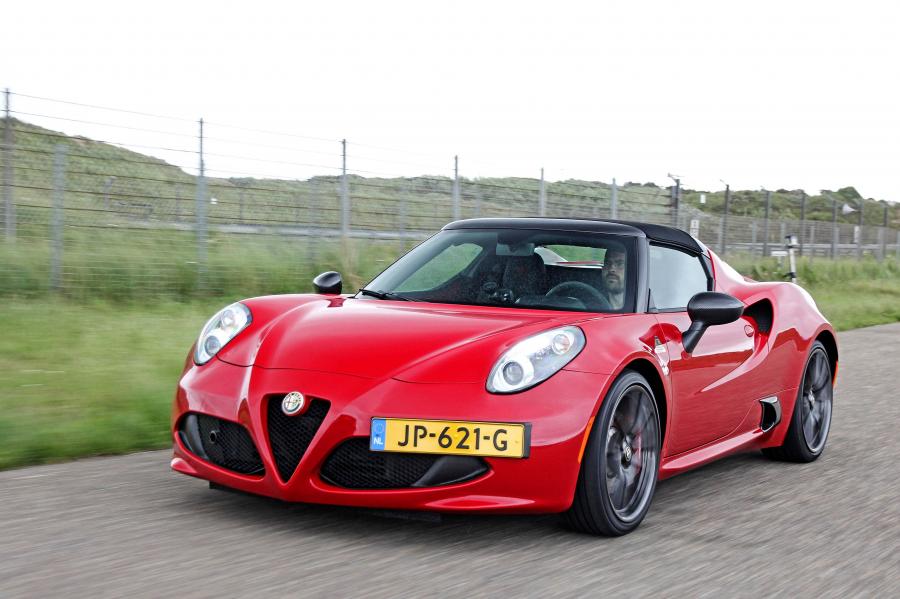  Alfa Romeo 4C Spider CPZ Track Edition (960) 2016 года  (фото 8 из 12)